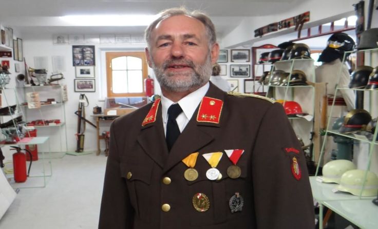 Manfred Hinterholzer bietet Führungen durch das Museum an.