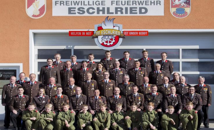 Gruppenfoto von der gesamten Mannschaft