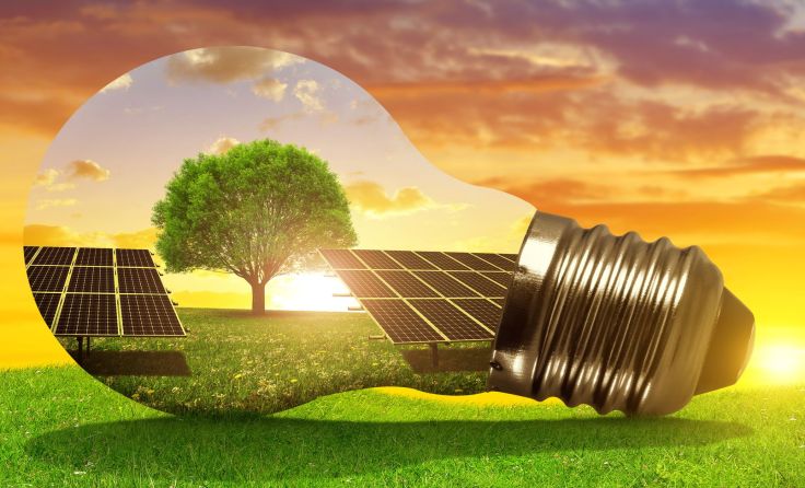 PLASSER energy informiert über Sonnenstrom. (Foto: Shutterstock)