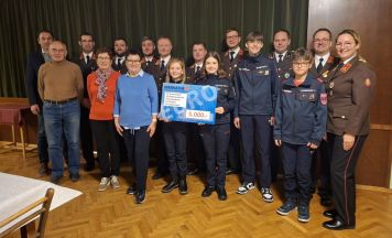 Feuerwehren aus Taufkirchen spenden 5.000 Euro für den guten Zweck