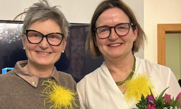 v.l.: Angela Stoffner mit Regina Barth (Foto: Privat)