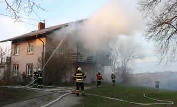 Großbrand in Schweigertsreith: 197 Einsatzkräfte verhindern Schlimmeres