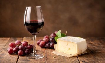 Alkoholfreier Rotwein liegt im Trend: Warum immer mehr Menschen darauf umsteigen