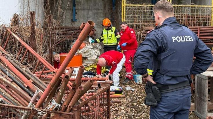 Personenrettung auf ehemaligem Firmengelände