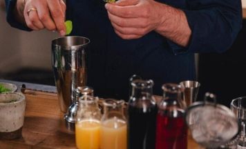 Cocktail Masterclass im Falkensteiner Hotel Bad Leonfelden: Shaken, gerührt und voller Genuss