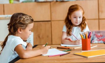 Malwettbewerb für Volksschulen: Mit den Öffis ins Schlaraffenland