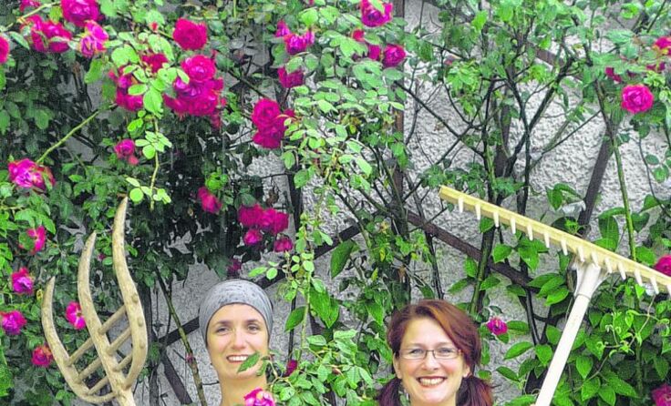 Herta und Berta sorgen beim Kabarettabend für Lacher.