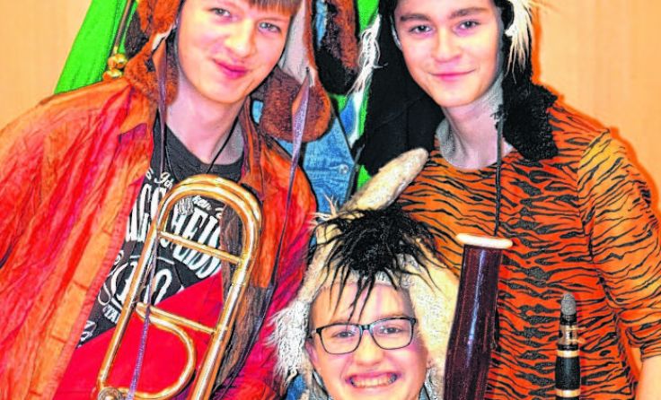 Die vier Solisten der LMS Perg beim Fotoshooting. 
