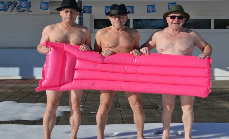 Für jeden Spaß zu haben: "Die 3 Wehs" zogen fürs Foto-Shooting blank. Foto: Leutgeb 