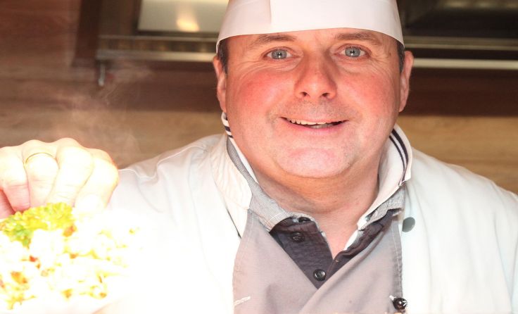 Fritz Strondl wird die Wochenmarkt-Besucher unter anderem mit Waffelkreationen verwöhnen.
