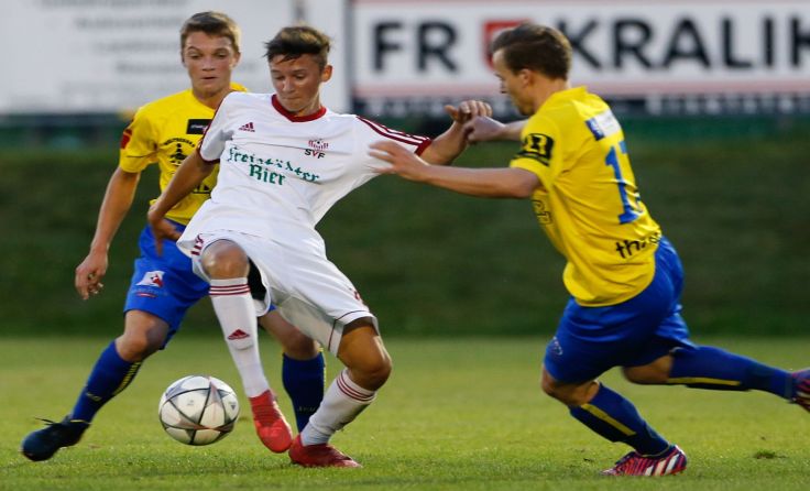 Der erst 16-jährige Lukas Denk feierte sein Startelf-Debut im Freistädter Trikot . Foto: Berles 