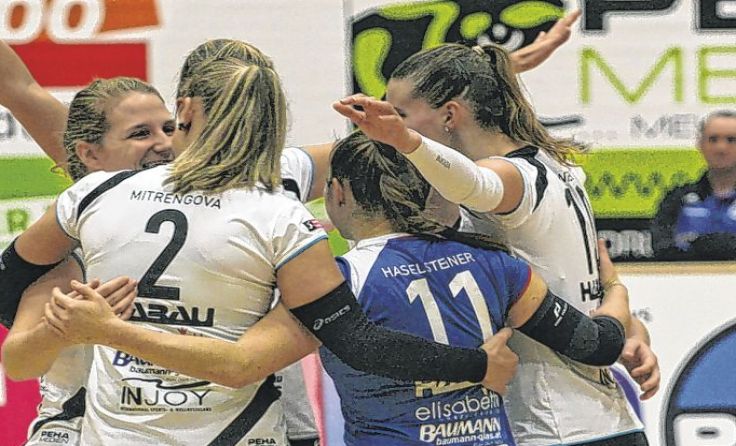 Die Spielerinnen der SG Prinz Brunnenbau Volleys eilen von Sieg zu Sieg. Foto: Peter Maurer