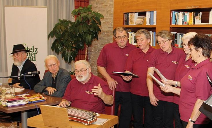 Die Autoren wurden musikalisch von der Gruppe VOIXliad begleitet. Foto: Pachleitner 