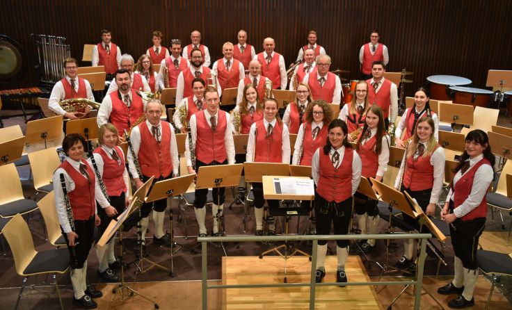 Die Münzbacher Musiker fiebern dem Konzertabend bereits entgegen. Foto: MV Münzbach 