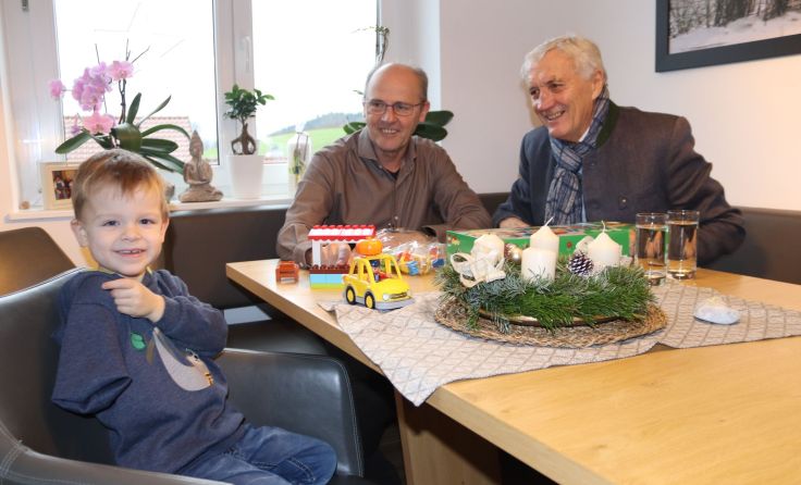 Paul mit Georg Tinschert und Josef Mascherbauer (beide KIWANIS) Foto: mho 