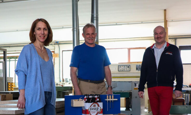 Bettina und Franz Wielach mit ihrem längstdienenden Mitarbeiter Hubert Payreder. (Foto: Wielach)