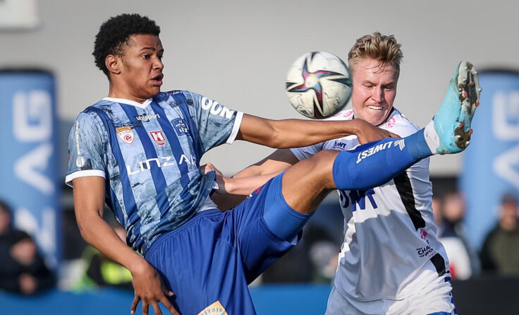 Fally Mayulu & Co. feierten einen verdienten Derbysieg. (Foto: GEPA pictures / Manfred Binder)