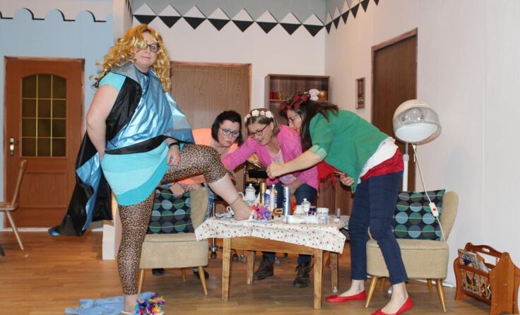 Die Theatergruppe Arbing feiert am 27. Mai am Schlossberg Premiere. (Foto: Theatergruppe Arbing)