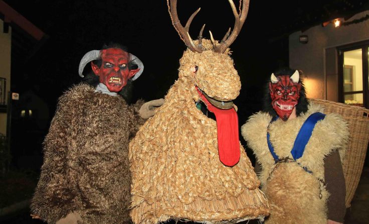 Krampusse mit der Dämonengestalt "Haberngoas". 
