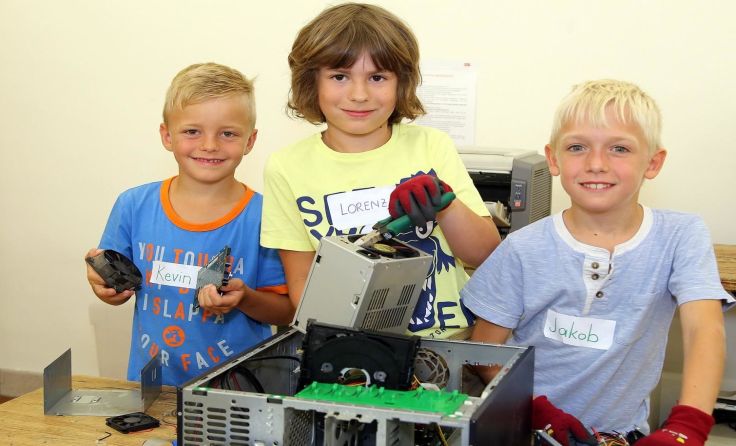 Kinder sind fasziniert von technischen Abläufen.