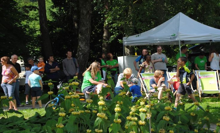 Die Grünen laden ins Grüne zum Picknick.