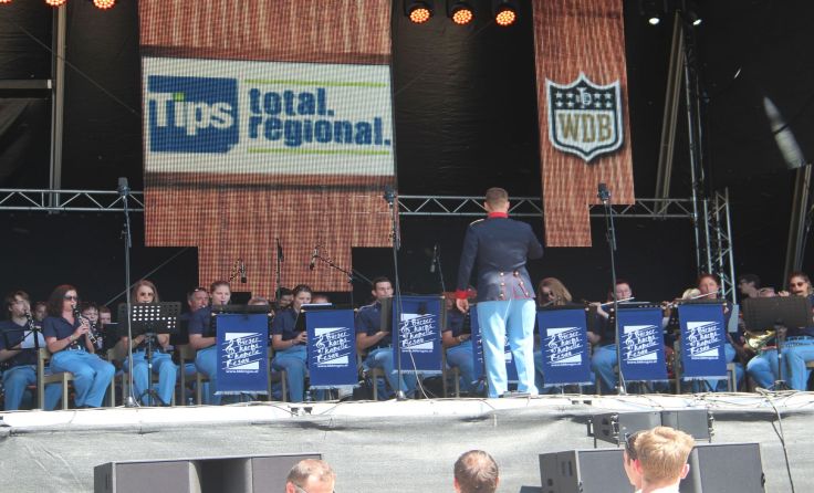 Die Bürgerkorpskapelle Regau bei ihrem Auftritt. Foto: Tips 