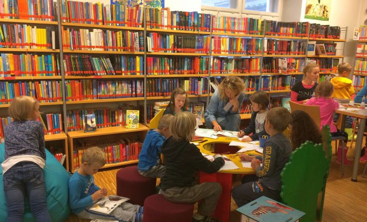 In der Vöcklabrucker Stadtbibliothek ist immer etwas los. Foto: Stadtamt 