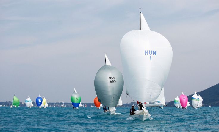 Soling mit Spinacker Foto: Irene Schanda