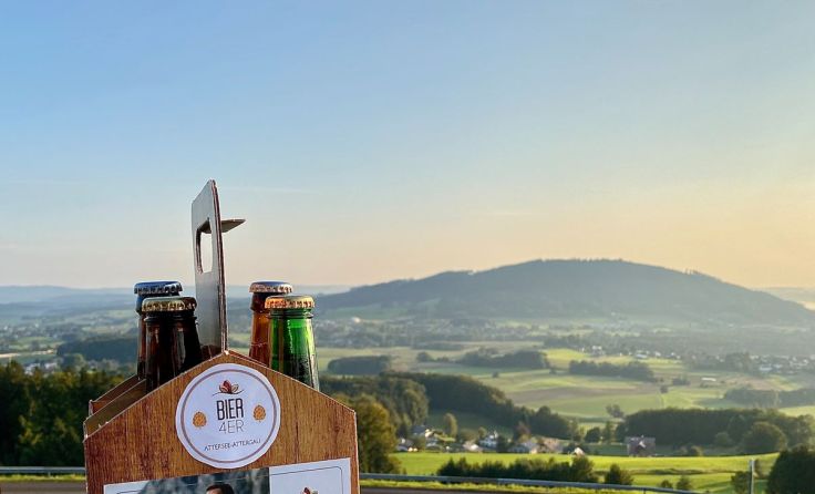 Tips verlost auf Facebook zehn dieser Bier4er.Foto: TVB Attersee-Attergau Martina Riedl