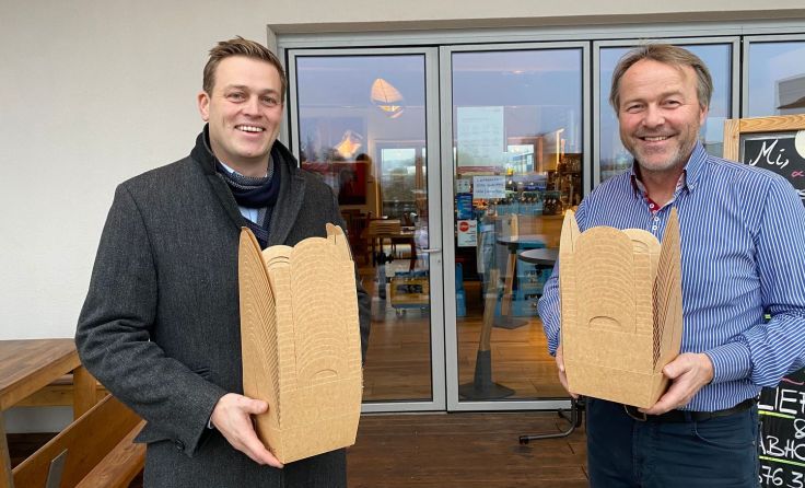 Klimalandesrat Stefan Kaineder mit Johann Weidinger (r.) Foto: Land OÖ