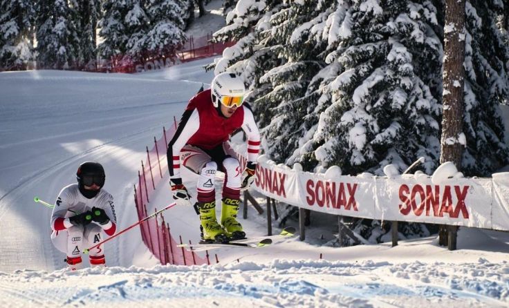 Skicrosser Christoph Danksagmüller (vorne) in seinem Element. Foto: privat