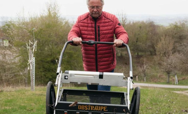 Die praktische Obstraupe im Einsatz. Foto: Organic Tools