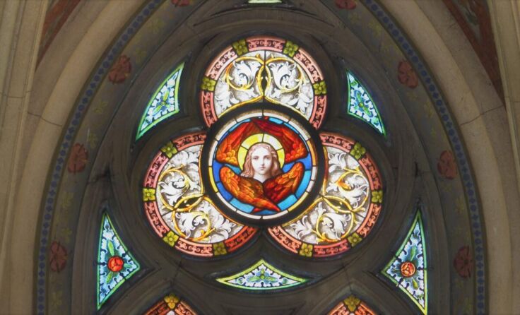 Schöne Glasfenster in der Expositurkirche Bach, Gemeinde Rutzenham (Foto: Schoissengeyer)