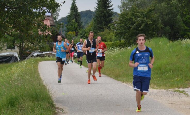 Für Laufbegeisterte ist der Steinbacher Dorflauf ein Saisonhöhepunkt. (Foto: Gemeinde)