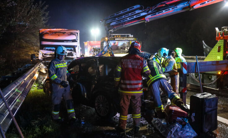 Am Unfallort bot sich ein Bild der Verwüstung. (Foto: laumat.at/Matthias Lauber)
