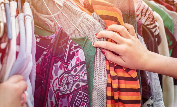 Auch eine Vielfalt an Mode wird angeboten. (Foto: Armin Staudt/stock.adobe.com)