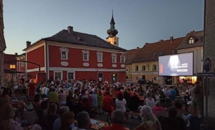 Der Andrang war groß beim ersten Sommerkino der SPÖ Schörfling. (Foto: SPÖ Schörfling)