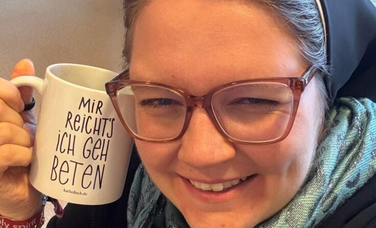 Schwester Ida Vorel begeistert auf TikTok durch ihre natürliche Art. (Foto: privat)