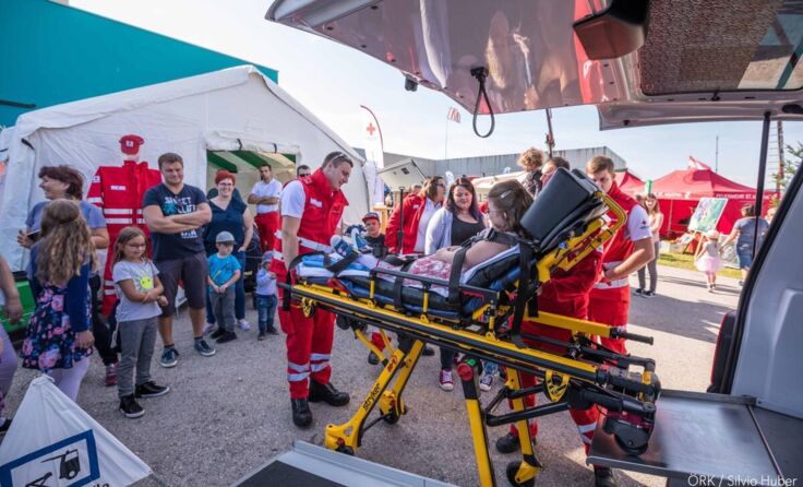 Die Besucher können die Übungen hautnah miterleben. (Foto: privat)
