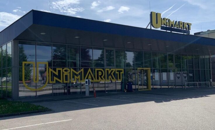 Rewe interessiert sich für den ehemaligen Unimarktstandort in Schörfling. (Foto: Mac)