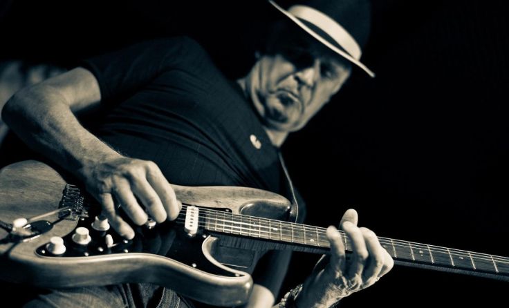 Ron Evans spielt beim „Zentriad“ in der Bayrhammergasse. (Foto: Mark Brooks)