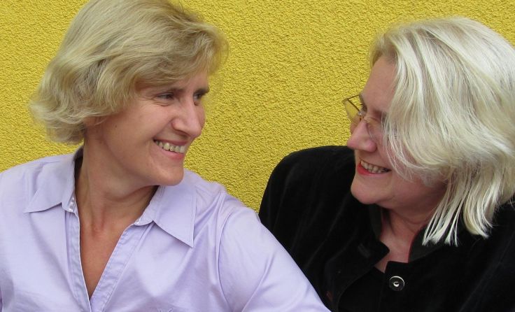 Irene Gruber und Monika Krautgartner lesen „Von Lustkräutern und Ehemännern“.