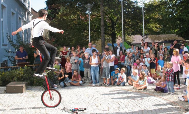Clown Stefano nimmt auch heuer aim Kinderfest der Grünen teil.