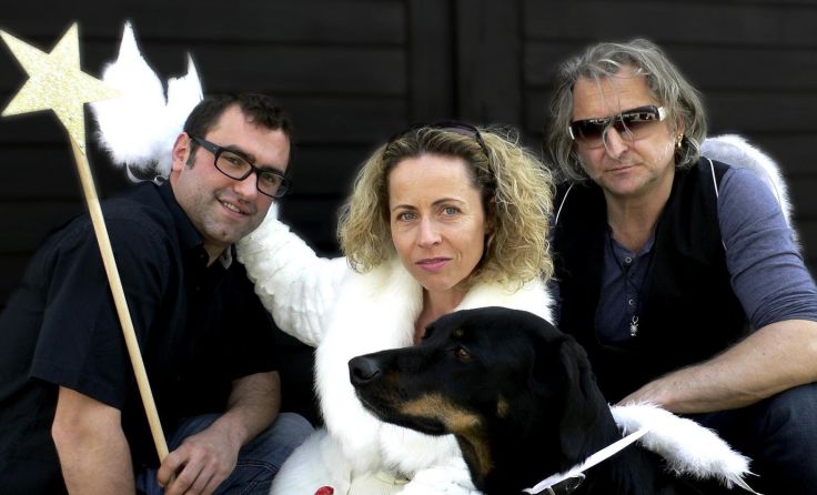 Am 4. Advent zur "Tea Time" im KiK: Martin Gasselsberger, Petra Linecker und „Sir“ Oliver Mally
