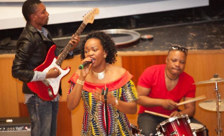 Isabelle Ntumba wird zum Abschluss des Festes singen. 