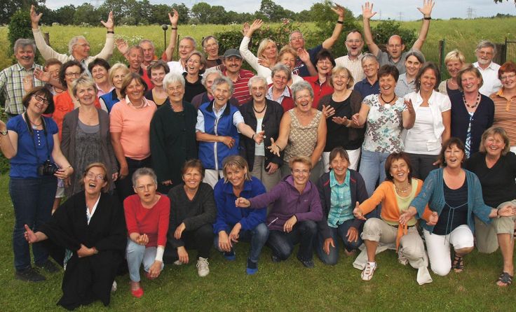 Der Pfadfinderchor gibt ein Konzert.