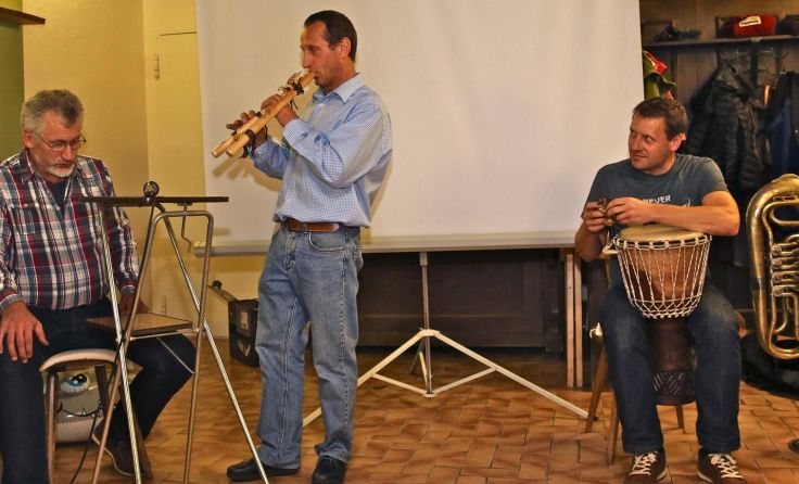 Bernhard Hanreich, Karl Fidler und Gerald Silber (v. l.) spielen im Schloss Feldegg.