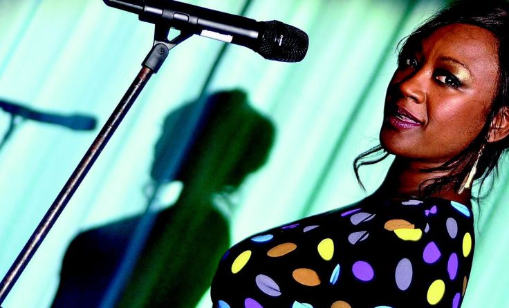Die charismatische Denise Gordon singt Jazz, Gospel, Soul und Blues.