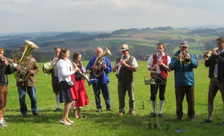 Während der Wanderung wird fleißig musiziert. 