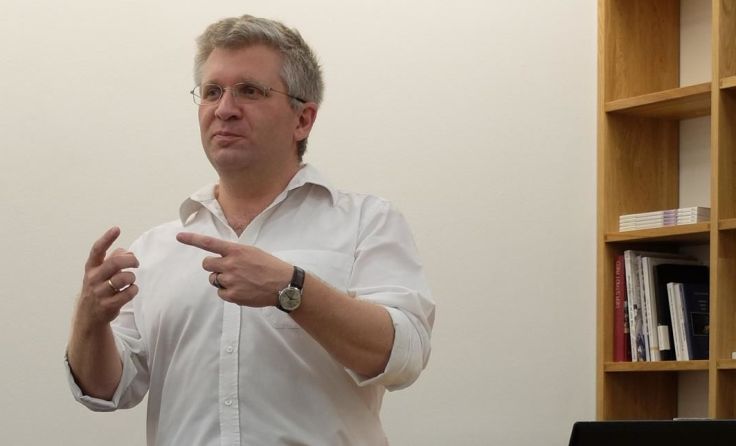 Florian Stummer hält monatlich einen Vortrag im Weberbräu. 